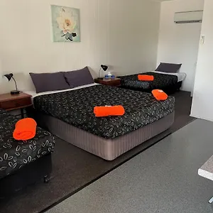 4* Motel Outback